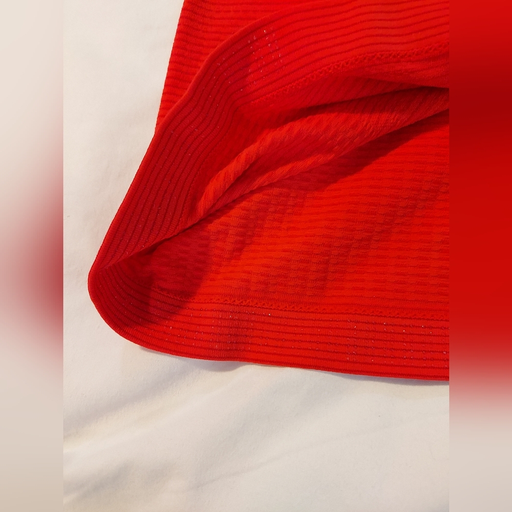 Athleta Momentum Short Sleeve Shirt - Bright Red - L - Picture 6 of 7